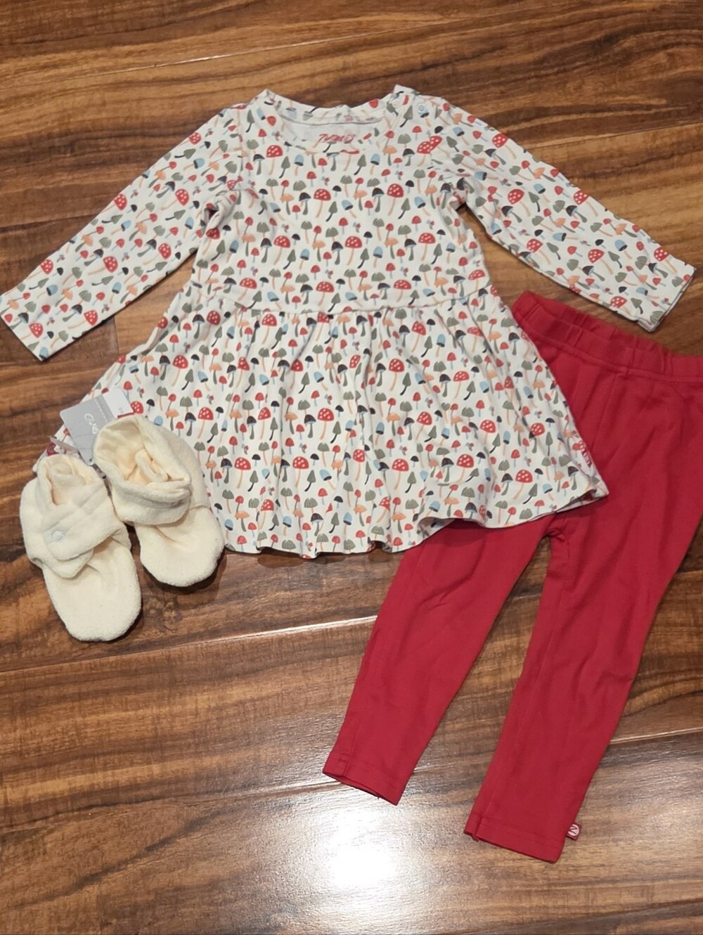 Zutano NWT/EUC 24 Months Mushroom Print Dress, Leggings and Fleece Booties Set